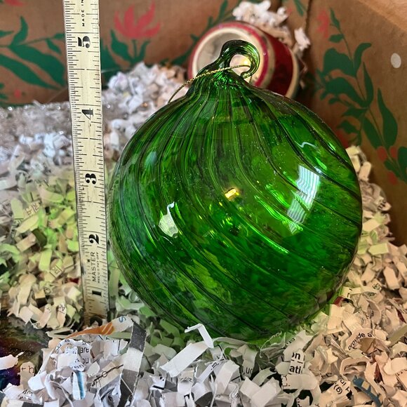 Hand Blown Artisan Green Swirl Large Glass Christmas Ornament 5" - Picture 3 of 3